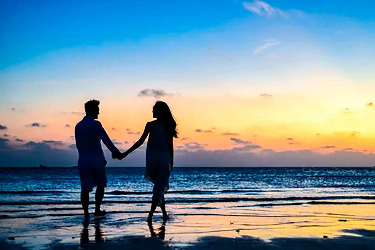 Amor-Próprio: O Primeiro Passo para Relações Mais Felizes. Antes de construir uma conexão saudável com alguém, é essencial aprender a se amar e se respeitar.