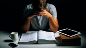 Ansiedade nos Estudos Estratégias para Melhorar o Desempenho Acadêmico e desenvolver estratégias eficazes para gerenciar essa ansiedade e melhorar sua produtividade nos estudos