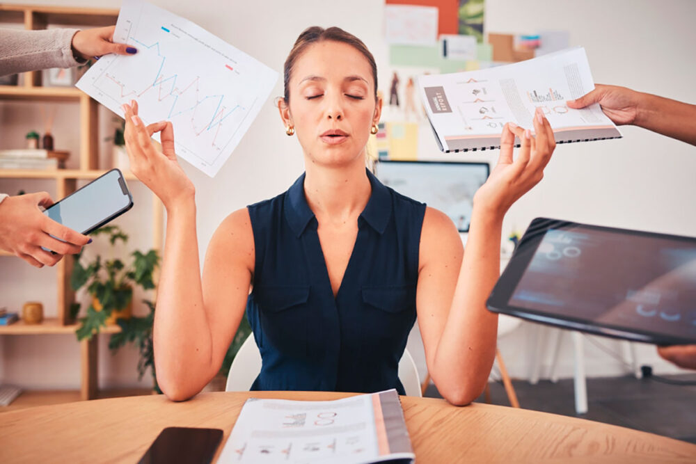Burnout Sinais Sintomas e Como Prevenir o Esgotamento Profissional é essencial compreender os sinais do Burnout e adotar medidas