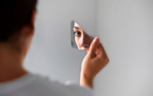 Síndrome do Impostor Como Superar a Autocrítica Excessiva vamos explorar os sinais da Síndrome do Impostor e estratégias para superá-la