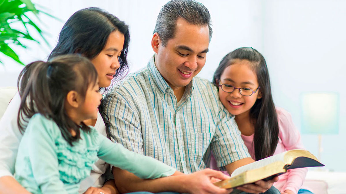 Como Melhorar a Comunicação entre Pais e Filhos os principais desafios da comunicação e estratégias para torná-la mais construtiva