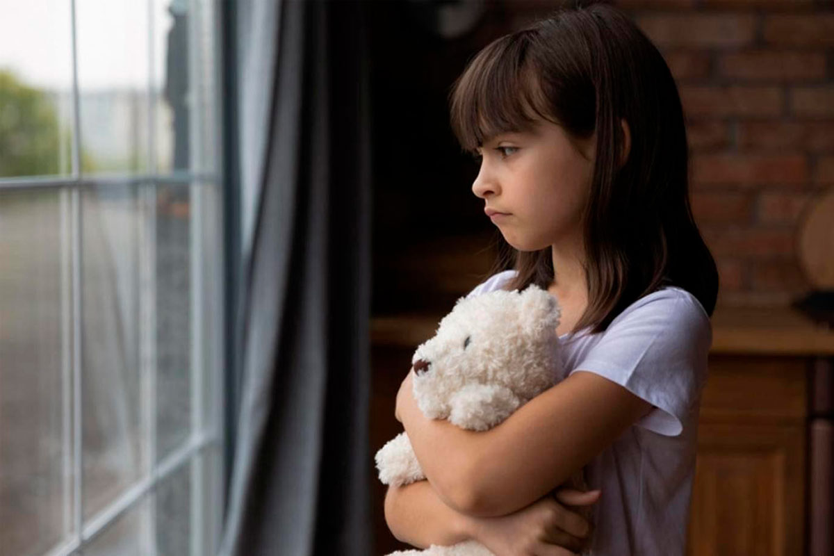 Como Identificar Sinais de Sofrimento Emocional em Crianças. Crianças, assim como adultos, experimentam uma vasta gama de emoções.