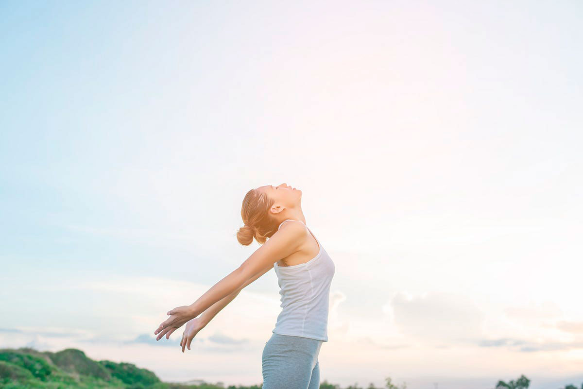 Saúde Mental da Mulher em 2026: Por que a Carga Invisível Ainda Pesa Tanto? Vivemos cercadas por tecnologias que prometem otimizar nosso tempo, no entanto, se você é mulher, provavelmente sente que, apesar de toda a automação, a sua mente nunca esteve tão cheia.