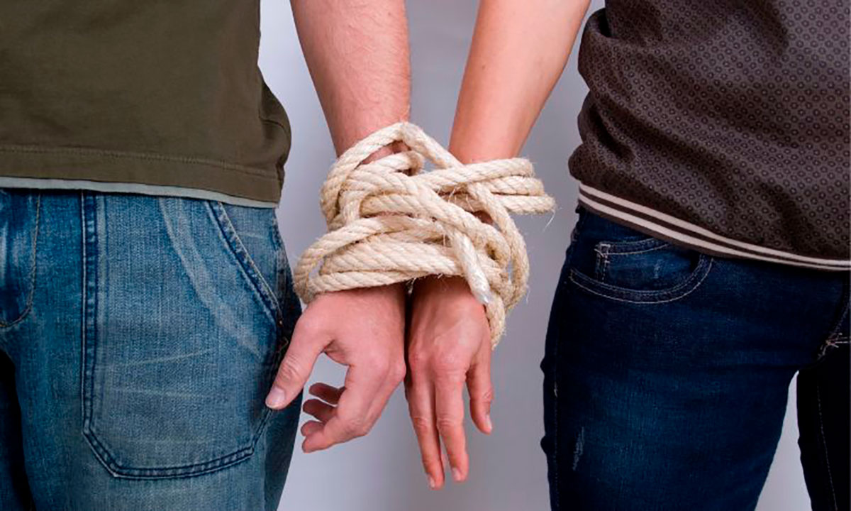 Relacionamentos e Teoria do Apego: Por que Reagimos Como Reagimos no Amor?