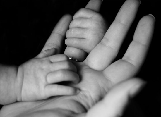Mães de crianças neurodivergentes, o cuidado de quem cuida, a sobrecarga da Mãe-Terapeuta.