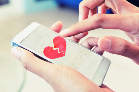 Fadiga de Aplicativos de Relacionamento Por que buscar um amor online se tornou tão exaustivo?